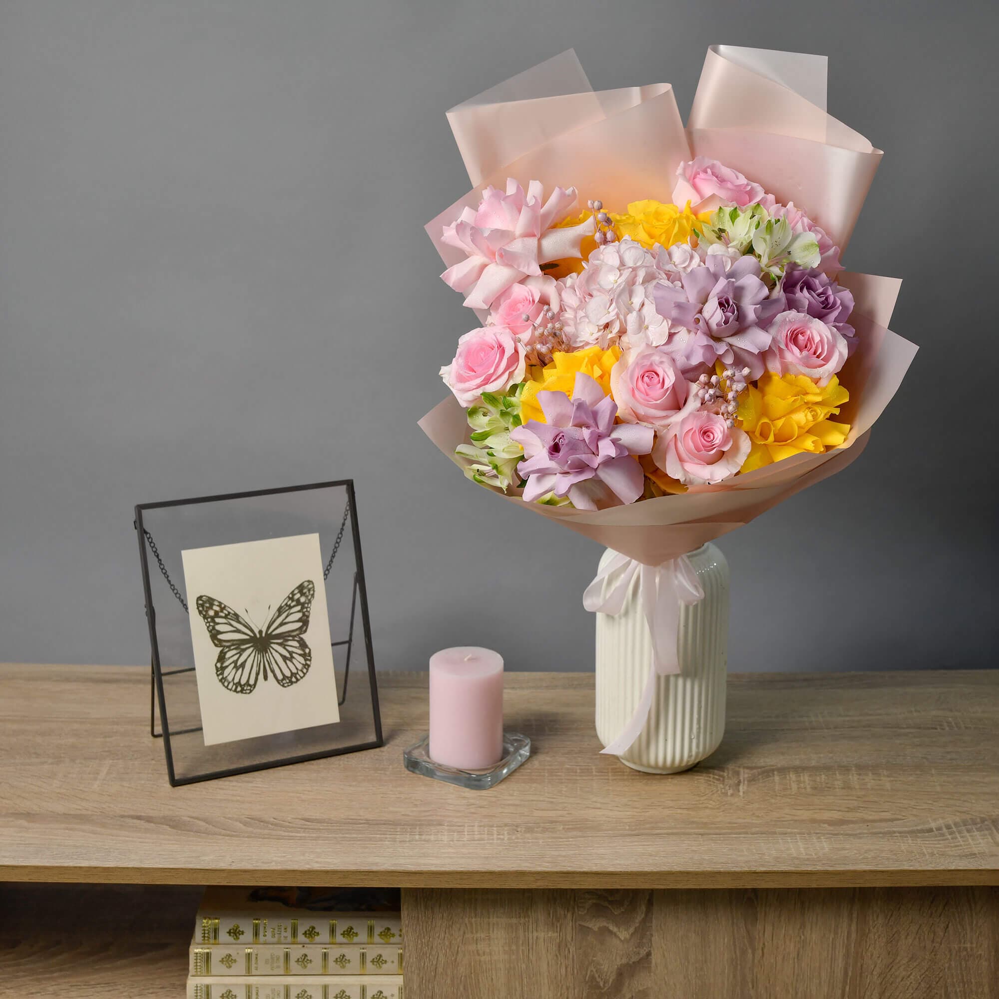 Buchet trandafiri roz, hortensie si alstroemeria thumbnail 3